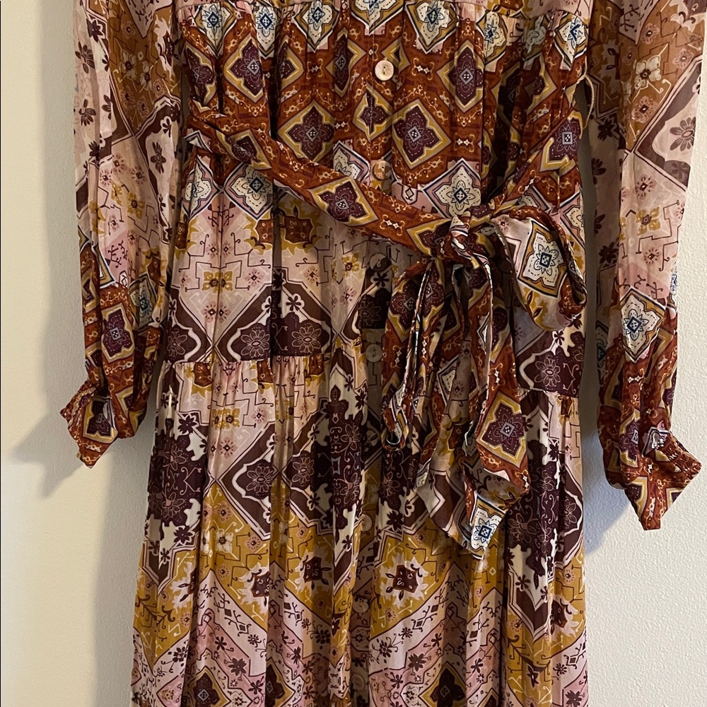 Cara Cara Lolan Geo Print Georgette Midi Dress Women’s Size Medium Rose Dawn NWT - Picture 6 of 12